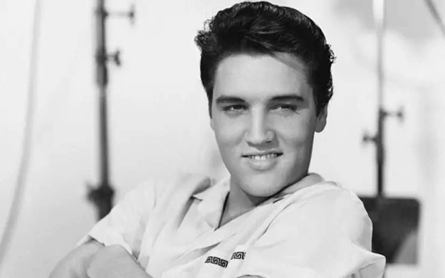 Elvis Presley : Le Roi Déchu de l'Américanité